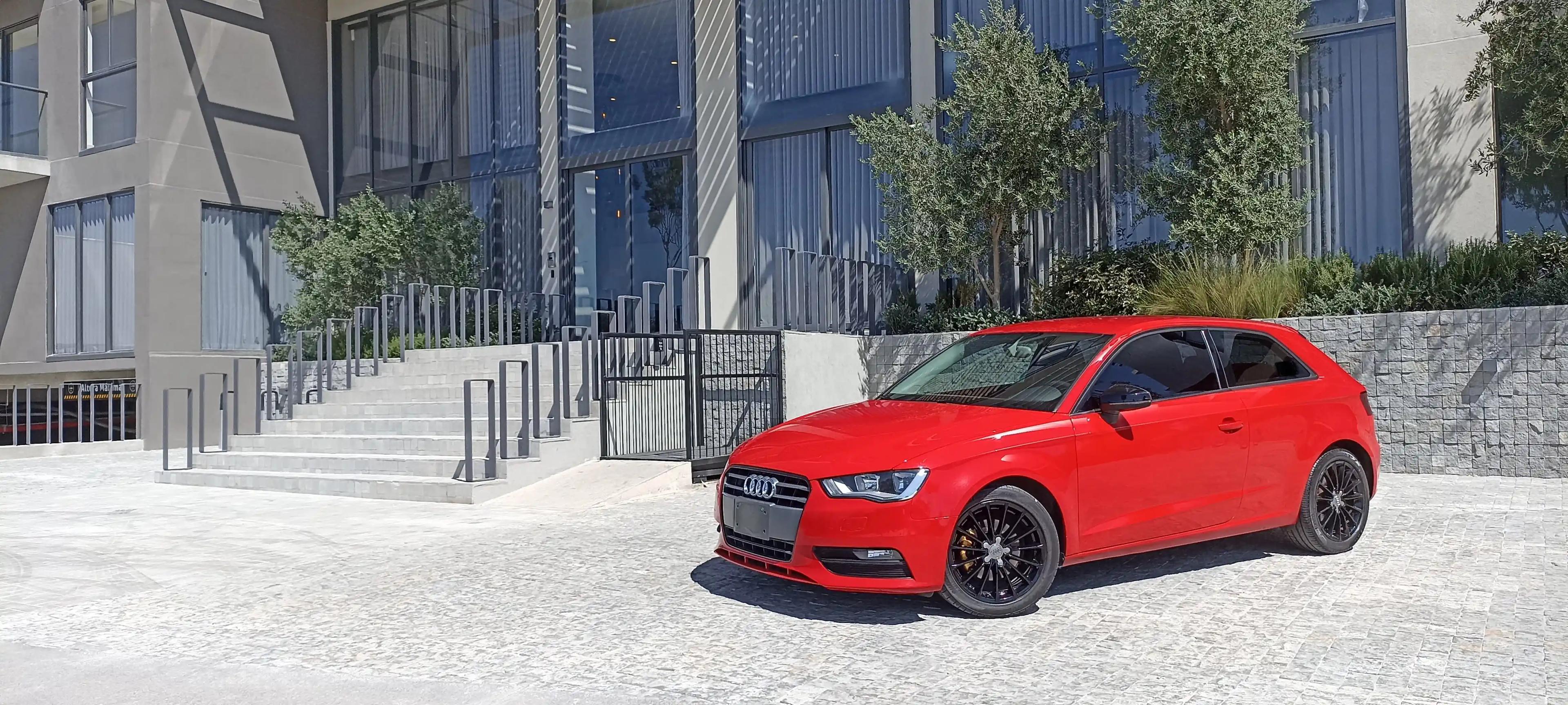 Imagen de un Audi A3 2013 color rojo. Rifas Pa' Los Compas GDL